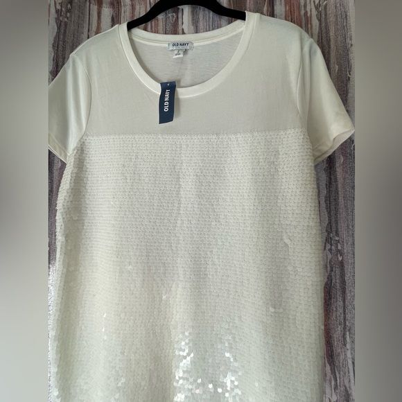 Tops - Old Navy Mermaid Sequin Tee New with Tags Size M